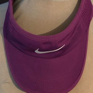 Nike sunvisor